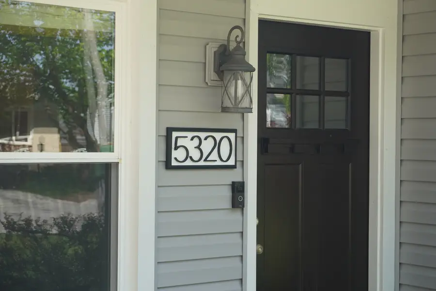 5320 S Madison Avenue, Countryside, IL 60525 - #3