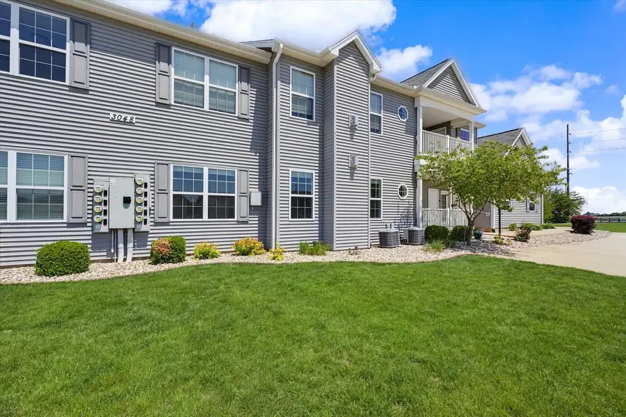3048 E Stillwater Landing #103, Urbana, IL 61802 - #2