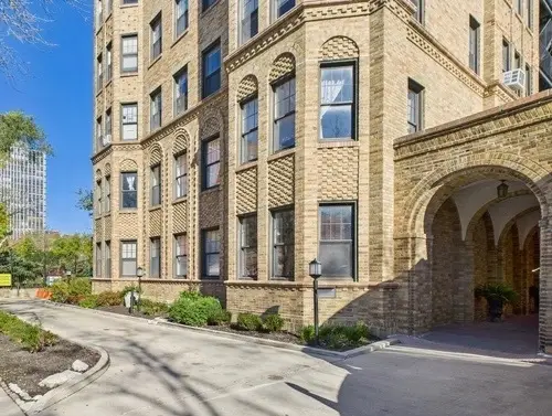 7321 S South Shore Drive #7B, Chicago, IL 60649