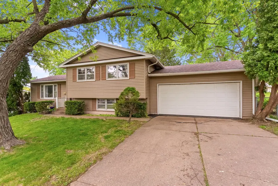 4711 Scott Street, Davenport, IA 52806 - #2