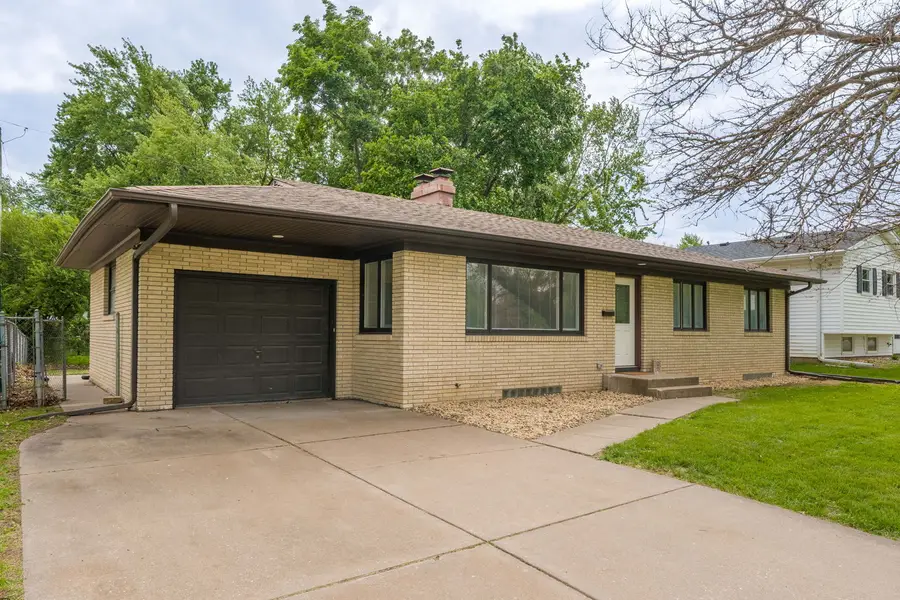 1107 Hawthorne Drive, Bettendorf, IA 52722 - #2