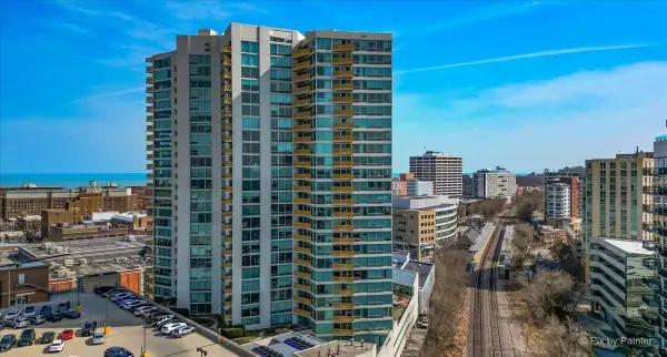 1720 Maple Avenue #2460, Evanston, IL 60201