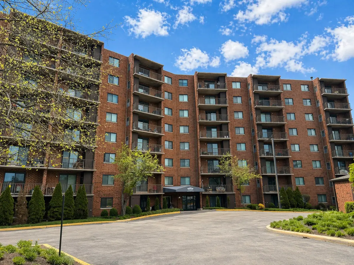 1 Bloomingdale Place #200, Bloomingdale, IL 60108 - #1