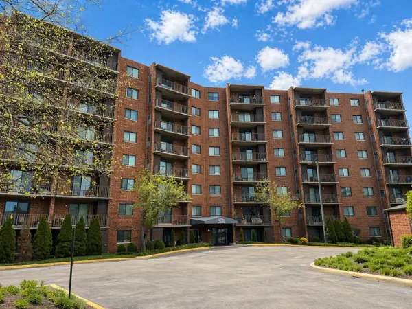 1 Bloomingdale Place #200, Bloomingdale, IL 60108