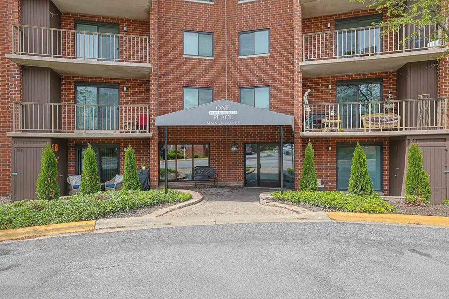 1 Bloomingdale Place #200, Bloomingdale, IL 60108 - #2