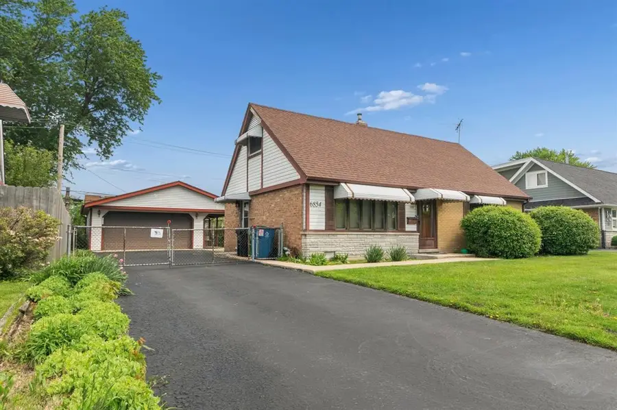 6854 Saratoga Drive, Bridgeview, IL 60455 - #2