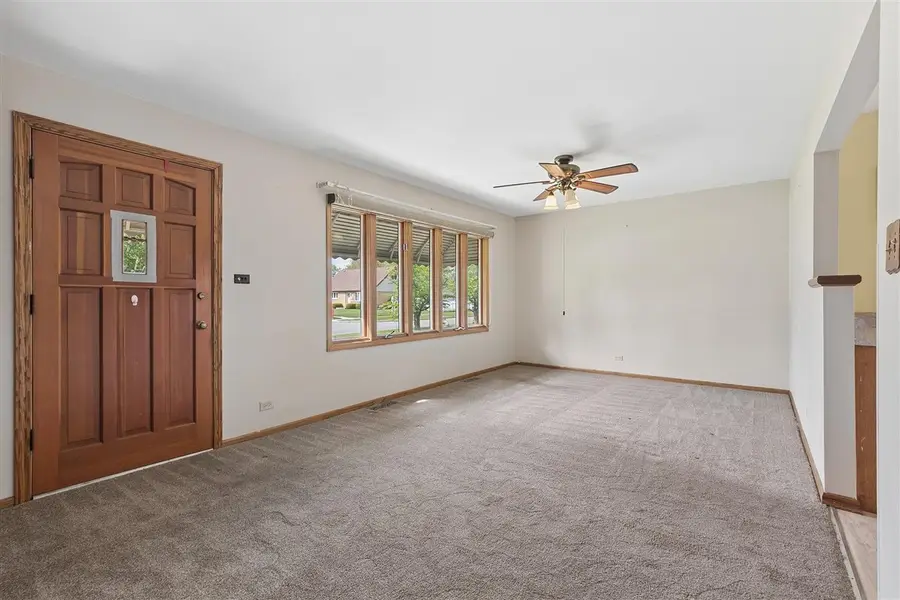 6854 Saratoga Drive, Bridgeview, IL 60455 - #3