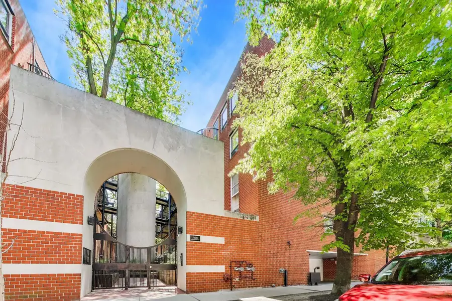 5400 S Hyde Park Boulevard #C12, Chicago, IL 60615 - #2