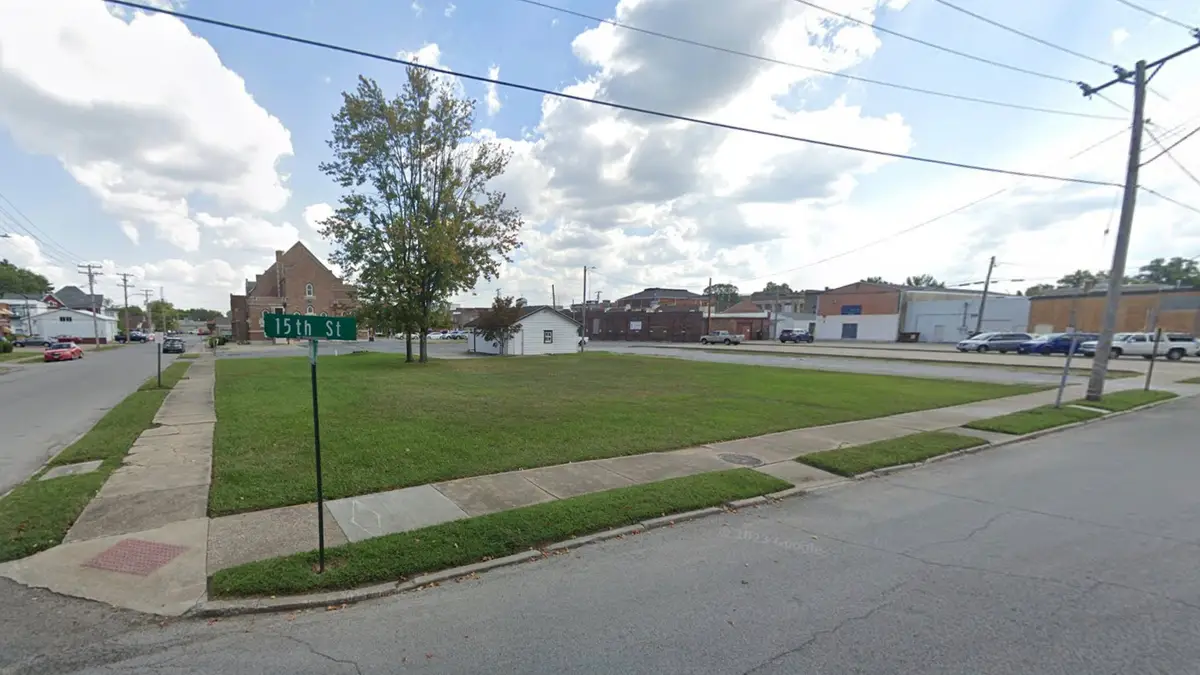 112 N 15th Street, Murphysboro, IL 62966 - #1