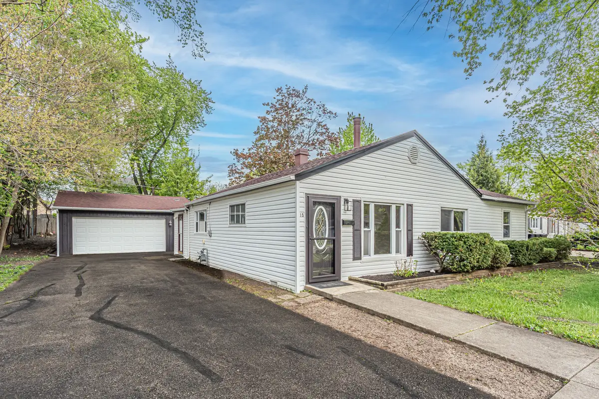 15 Johnathan Road, Lake Zurich, IL 60047 - #1