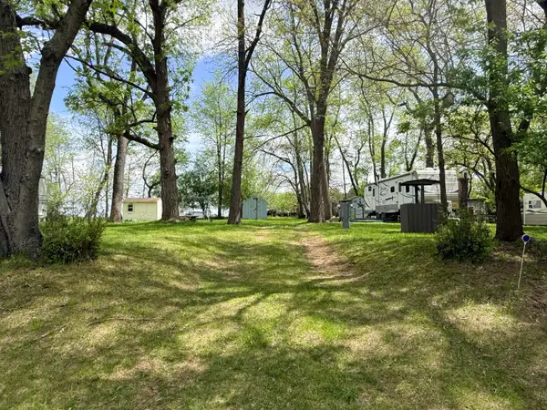 10-291/292 Woodhaven Lakes, Sublette, IL 61367