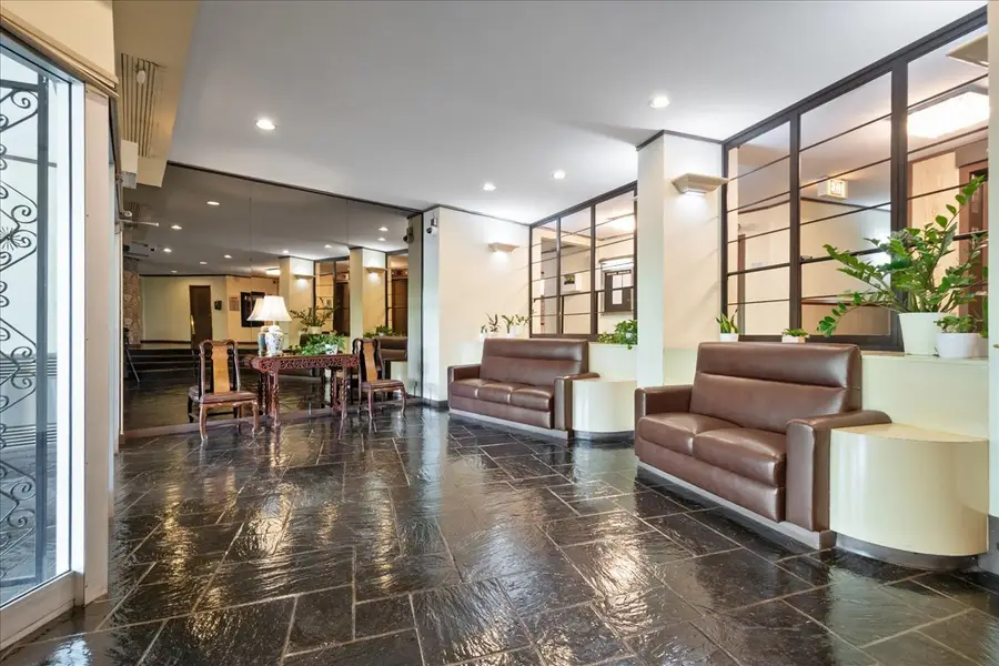 6833 N Kedzie Avenue #701, Chicago, IL 60645 - #2