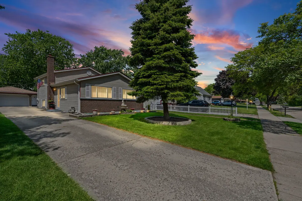 530 N Westwood Avenue, Lombard, IL 60148 - #1