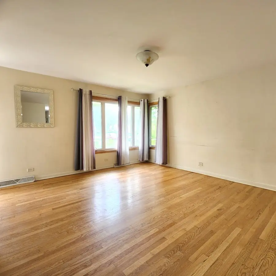 1462 Willow Avenue, Des Plaines, IL 60016 - #2