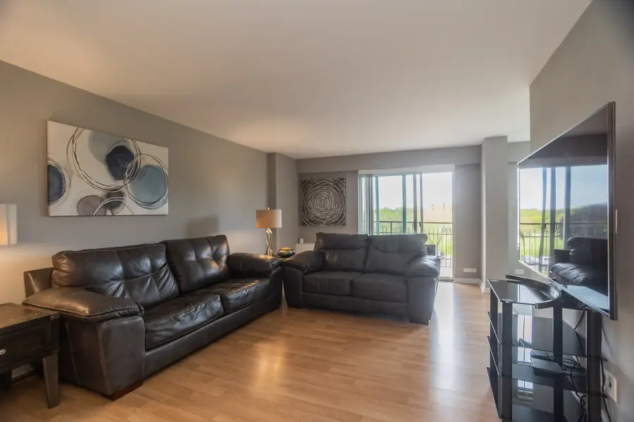 6833 N Kedzie Avenue #410, Chicago, IL 60645 - #2