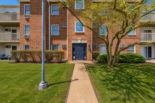 1332 Cunat Court #2B, Lake In The Hills, IL 60156
