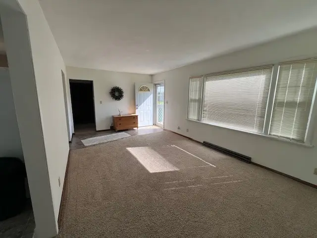 550 N Waddell Avenue, Freeport, IL 61032 - #3