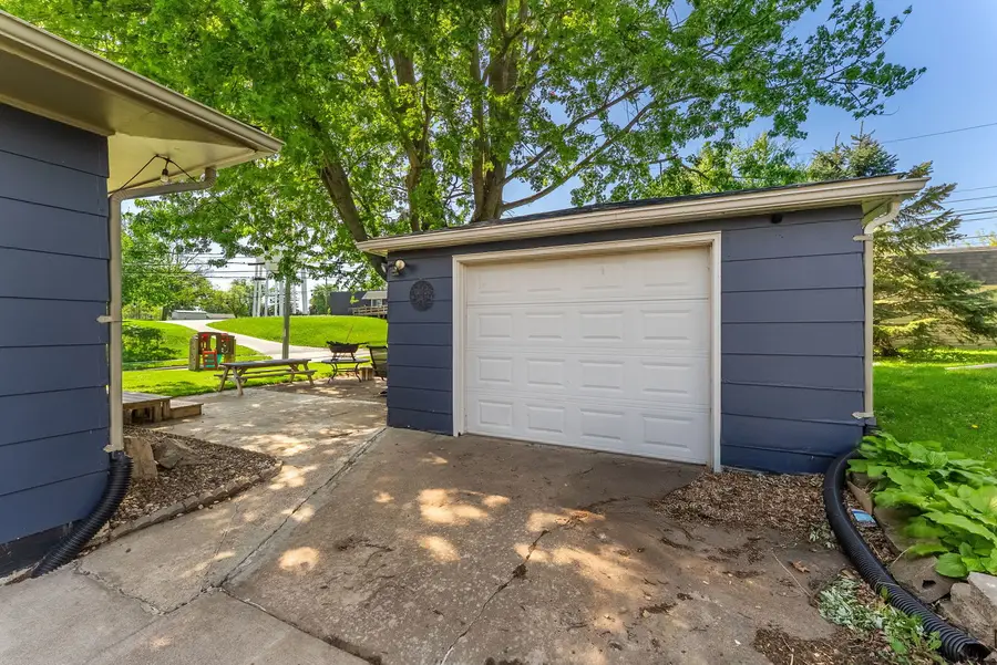 2707 Grove Street, Davenport, IA 52804 - #3