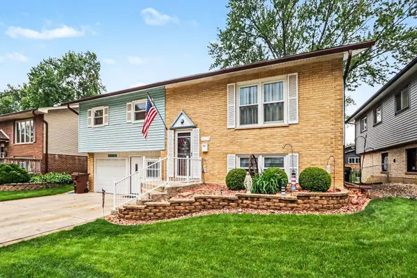 15218 Rob Roy Drive, Oak Forest, IL 60452