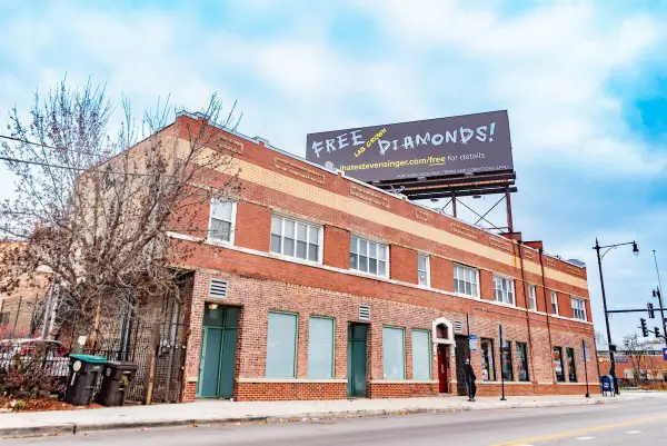 Address Withheld By Seller, Chicago, IL 60618