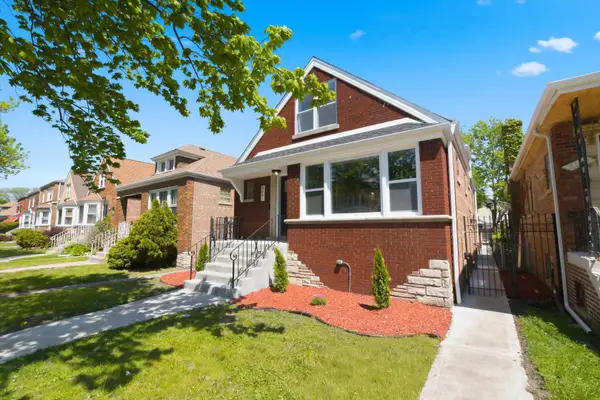 8641 S Kingston Avenue, Chicago, IL 60617