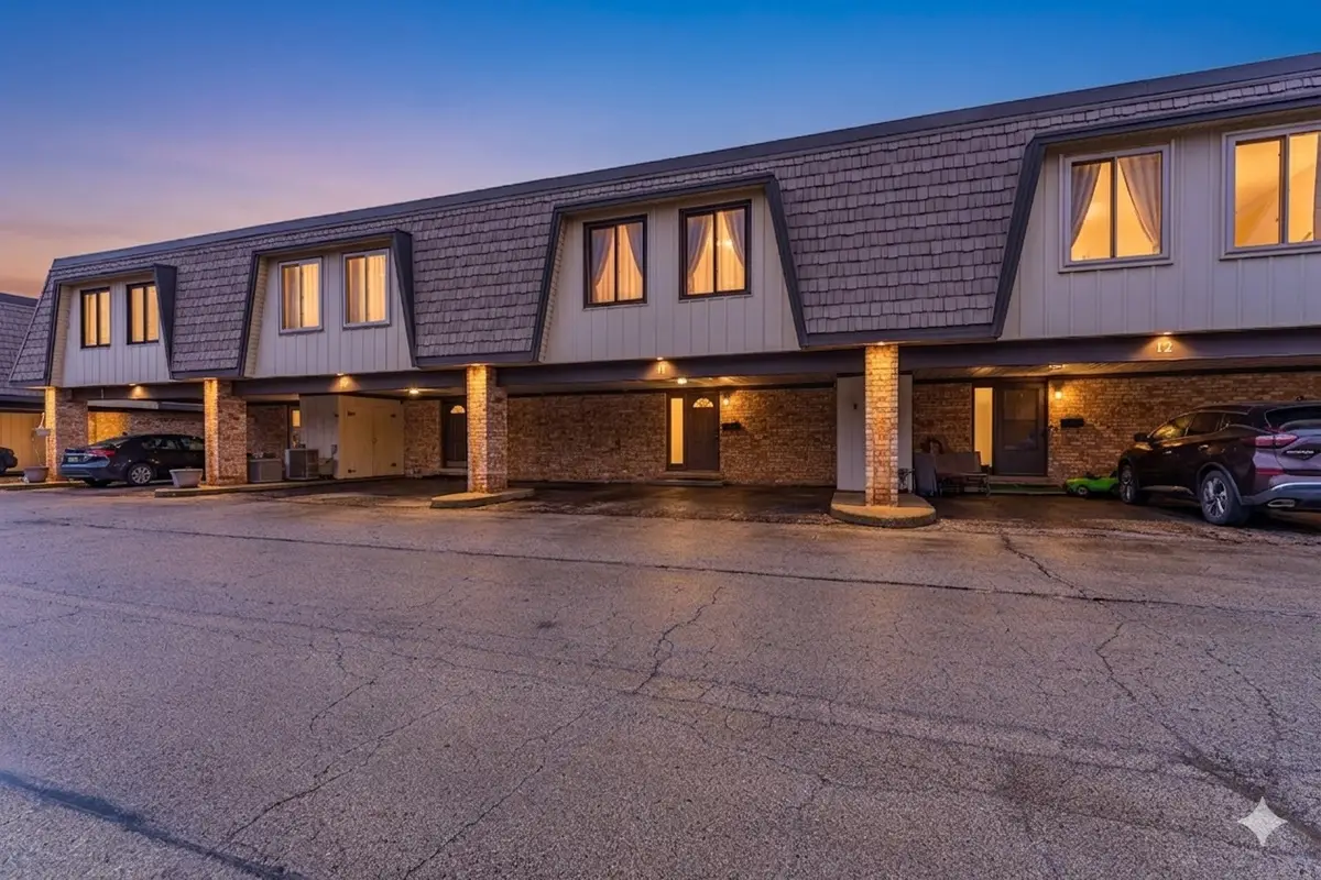 11 Cour Caravelle #11, Palos Hills, IL 60465 - #1
