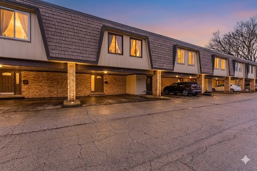 11 Cour Caravelle #11, Palos Hills, IL 60465 - #3