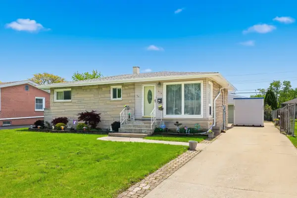 329 E Myrick Avenue, Addison, IL 60101