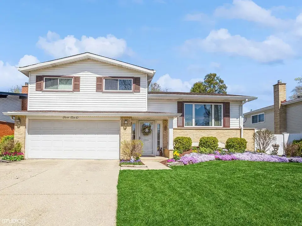 260 Brentwood Drive, Des Plaines, IL 60016 - #1
