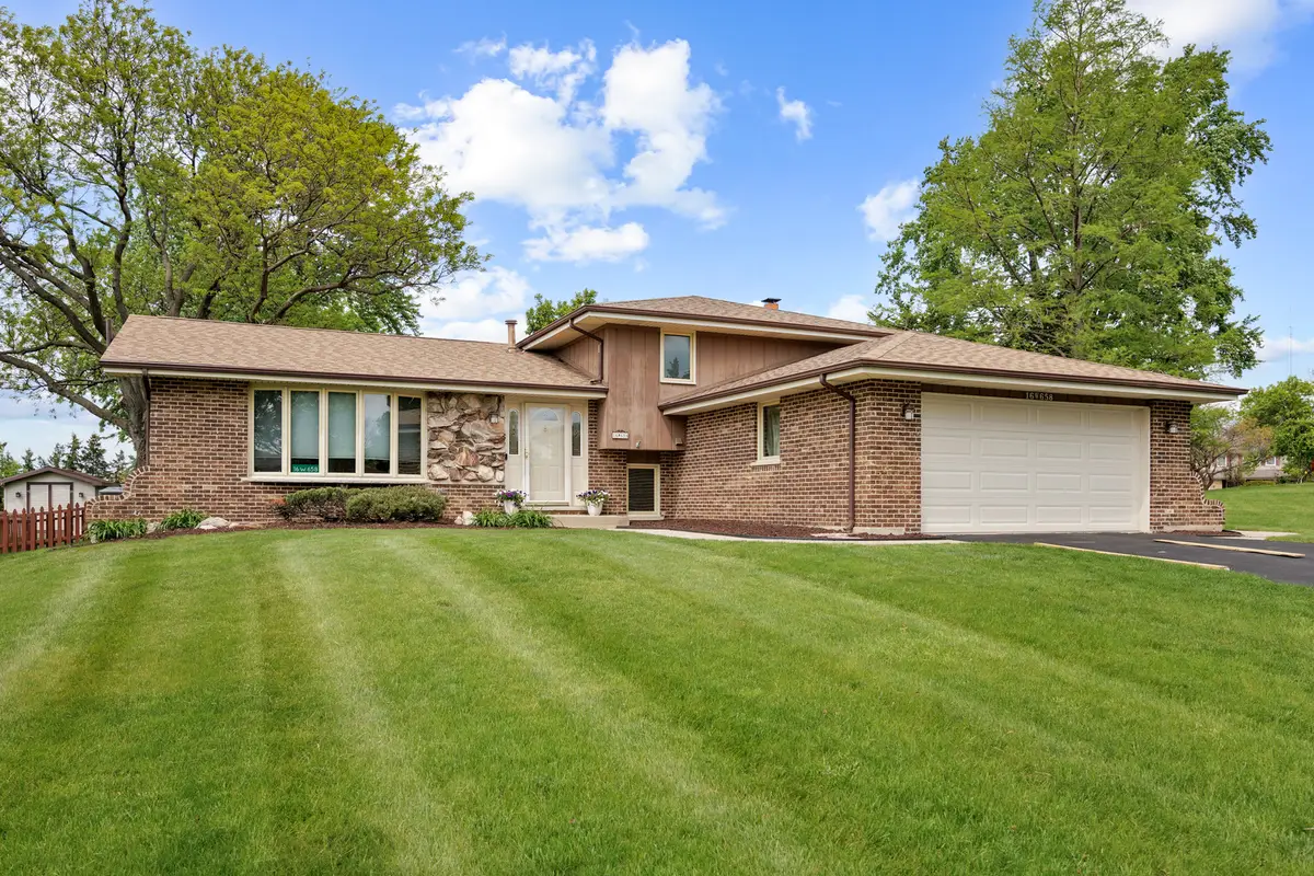 16W658 Therese Court, Willowbrook, IL 60527 - #1