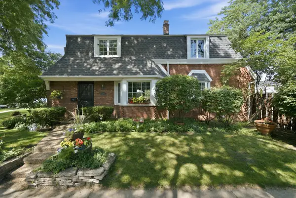 5801 N Kenton Avenue, Chicago, IL 60646