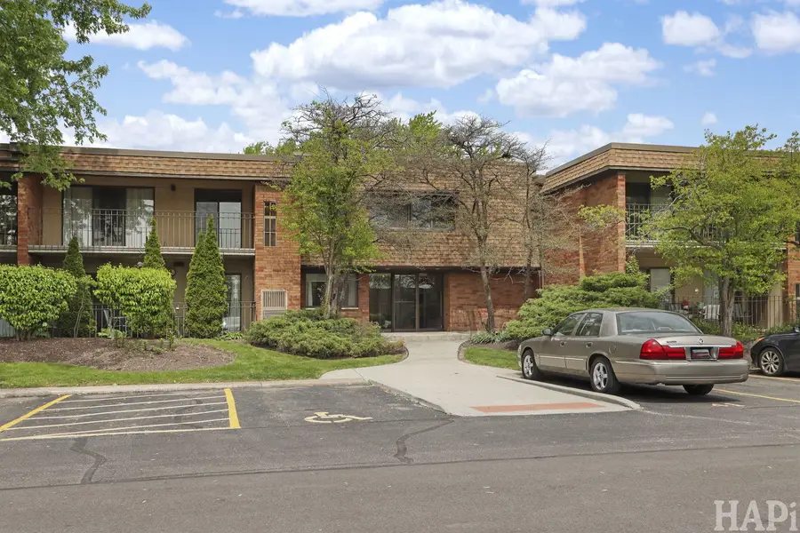 70 Old Oak Drive #124, Buffalo Grove, IL 60089 - #2