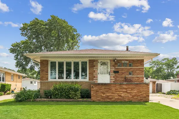 4432 W 100th Place, Oak Lawn, IL 60453