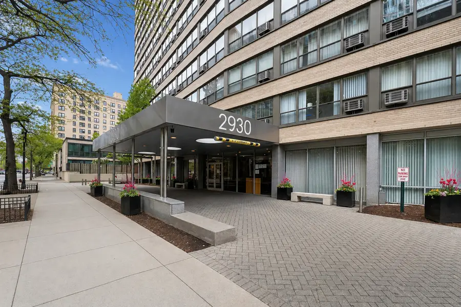 2930 N Sheridan Road #1301, Chicago, IL 60657 - #2