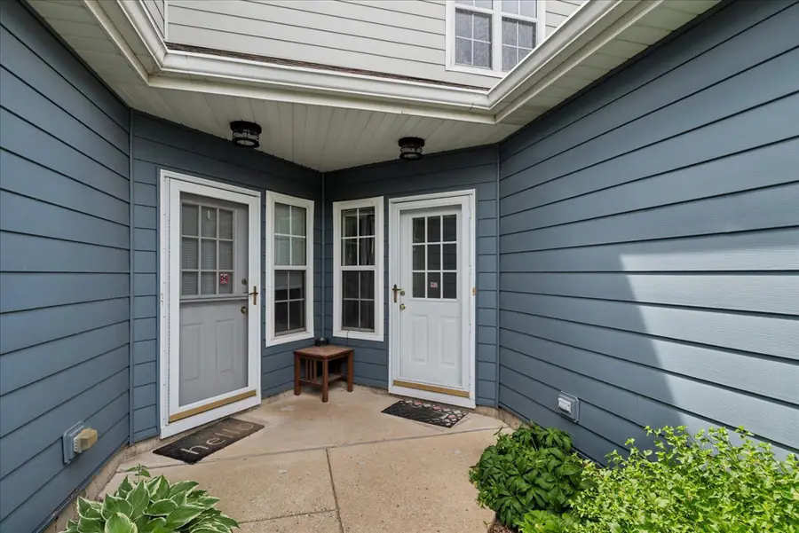 560 Woodhaven Drive, Mundelein, IL 60060 - #2