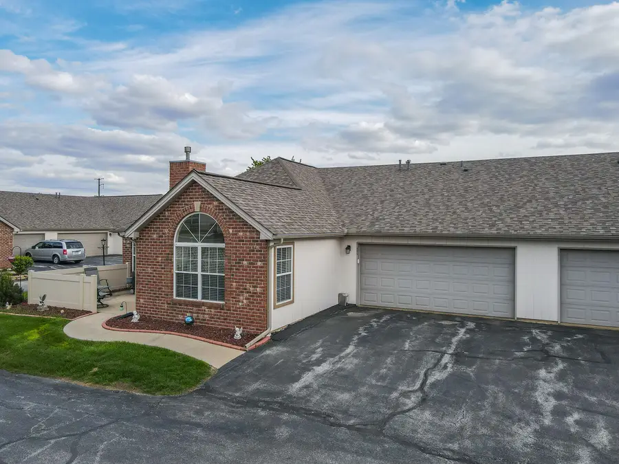 405 Stonegate Way #405, Manteno, IL 60950 - #3
