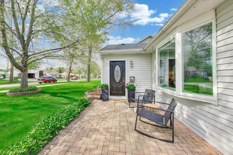 3100 Falcon Court W, Rolling Meadows, IL 60008 - #2