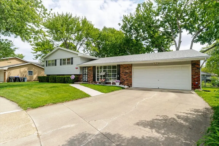 122 Camelot Drive, Bloomington, IL 61704 - #2