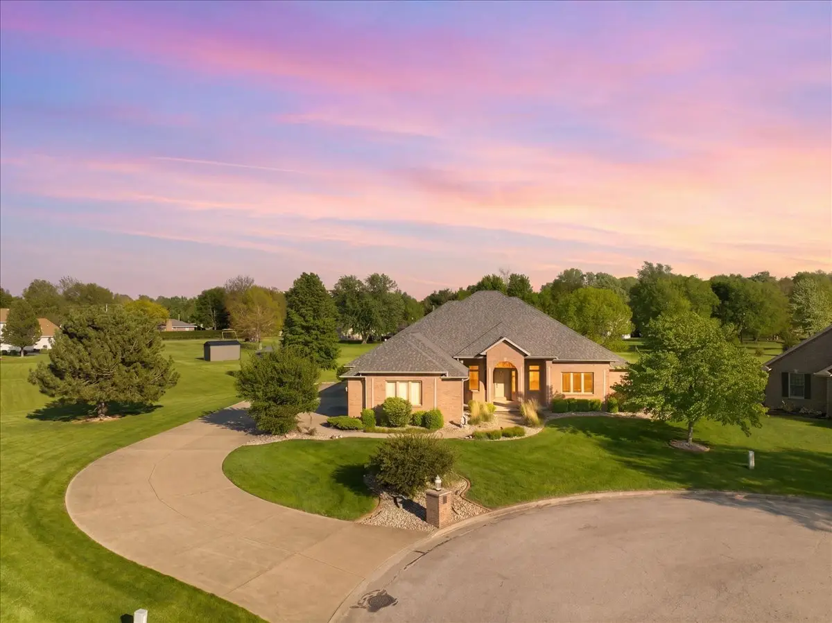 30 Canterbury Court, Fairbury, IL 61739 - #1