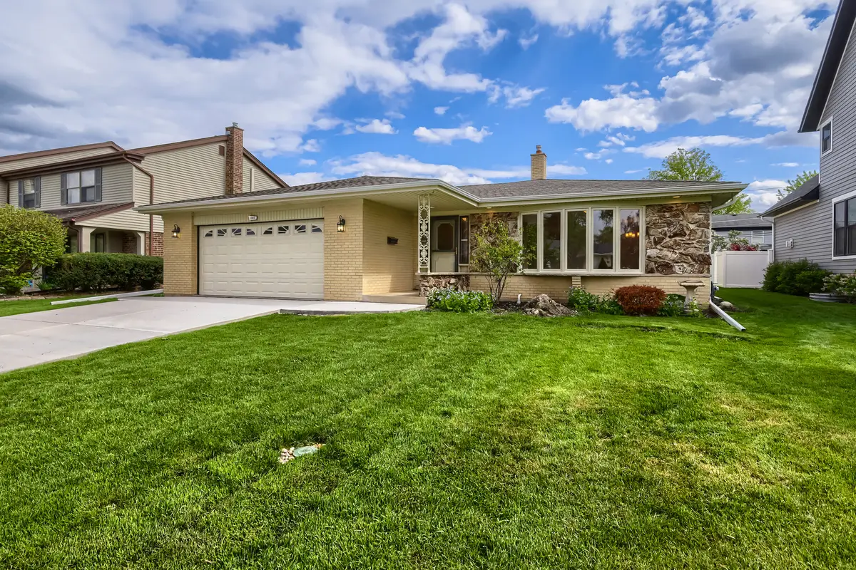 1305 E Ardyce Lane, Mount Prospect, IL 60056 - #1