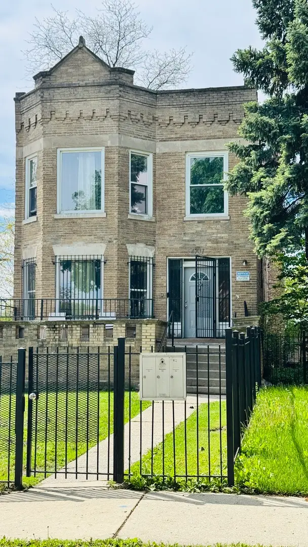 4701 W West End Avenue, Chicago, IL 60644 - #1