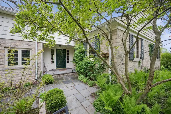 1372 Sunview Lane, Winnetka, IL 60093