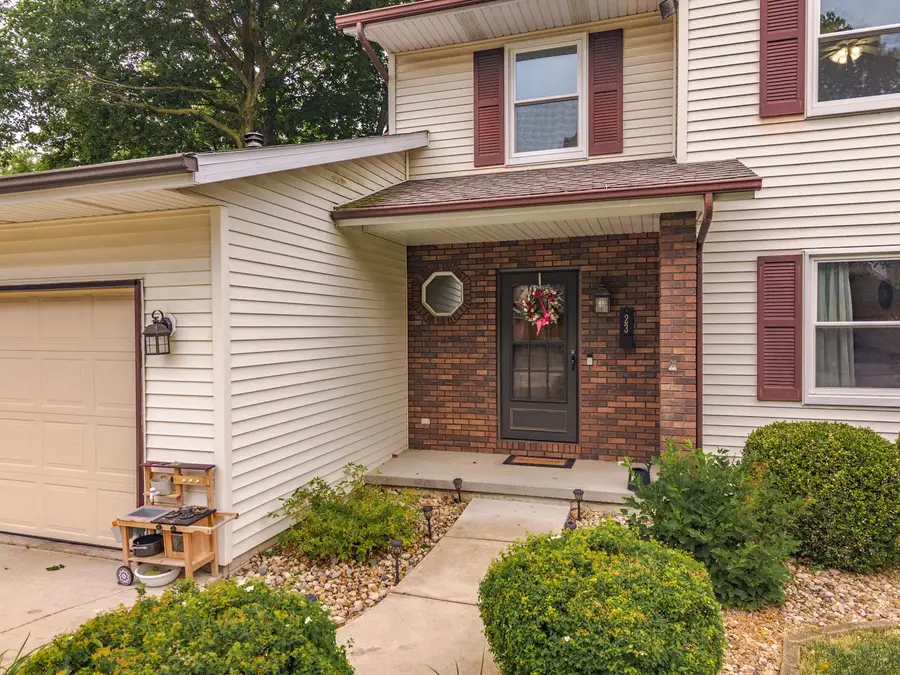 23 Palm Court, Bloomington, IL 61701 - #2