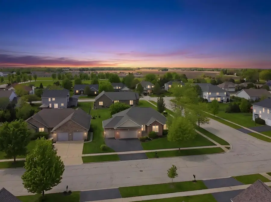 2337 Dustin Drive, Sycamore, IL 60178 - #3