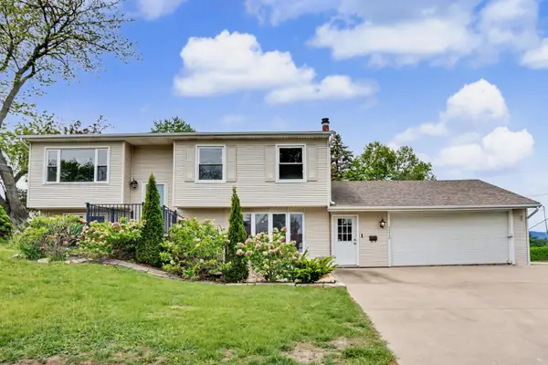 1212 N 12th Street, Clinton, IA 52732