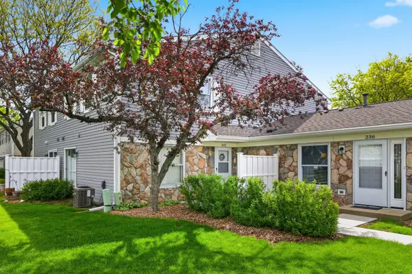 242 Nantucket Harbor #1802, Schaumburg, IL 60193