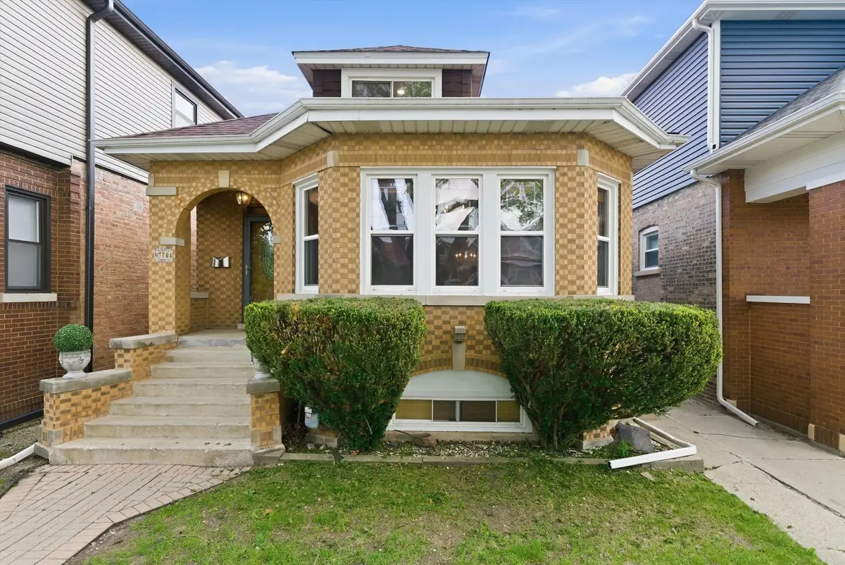 5411 W Byron Street, Chicago, IL 60641 - #1
