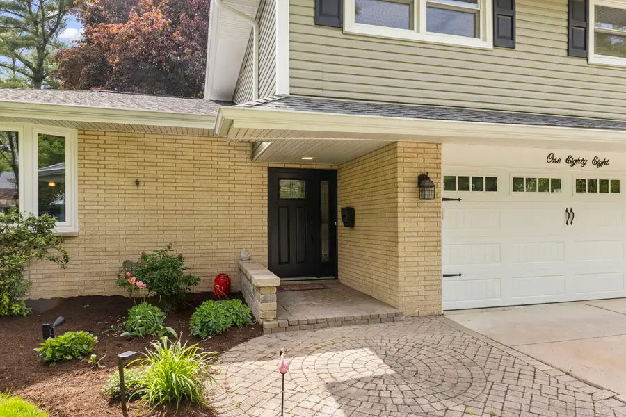 188 S Ellyn Avenue, Glen Ellyn, IL 60137 - #2