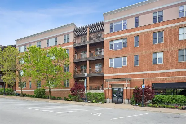 935 Burlington Avenue #110, Downers Grove, IL 60515