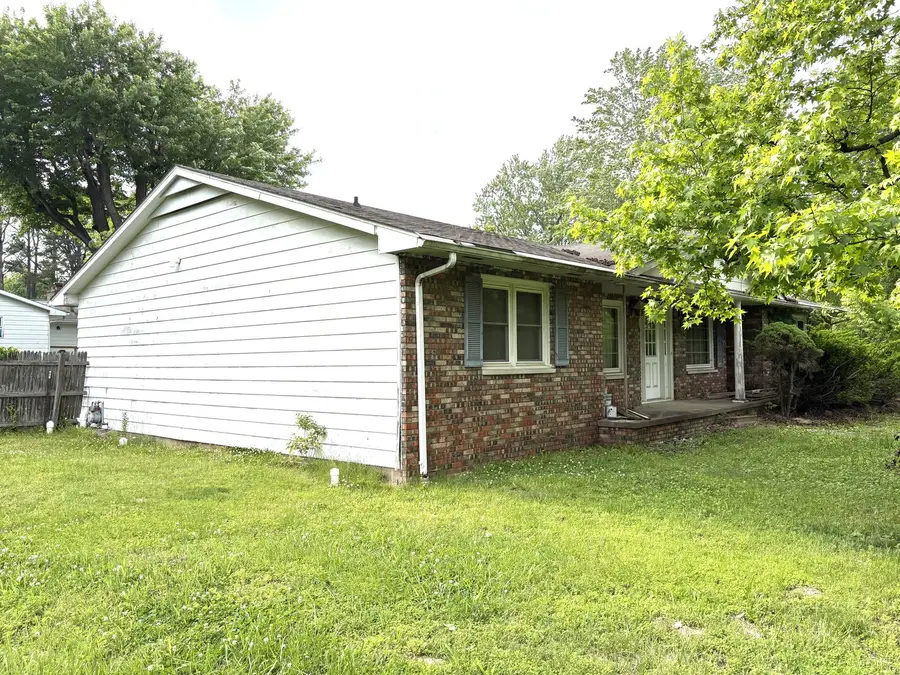 3917 Country Club Road, Carbondale, IL 62901 - #2